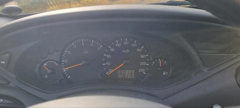 Gebraucht Ford Focus Ghia 116 PS (85 kW) 2003 Silber Kombi