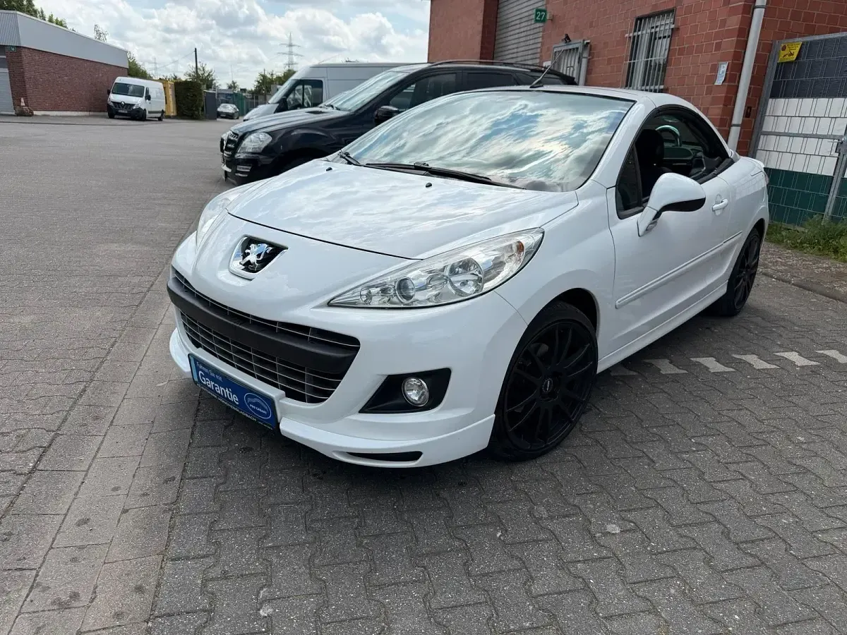 Gebraucht Peugeot 207 Platinum 156 PS (114 kW) 2010 Weiß Cabrio