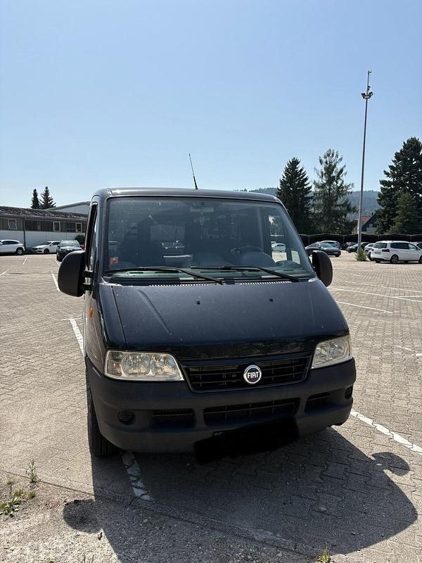 Schwarz Gebraucht 2004 Fiat Ducato Van | 11.600 € - Bild 1/4