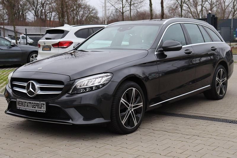 Gebraucht Mercedes C300 306 PS (225 kW) 2021 Grau Kombi