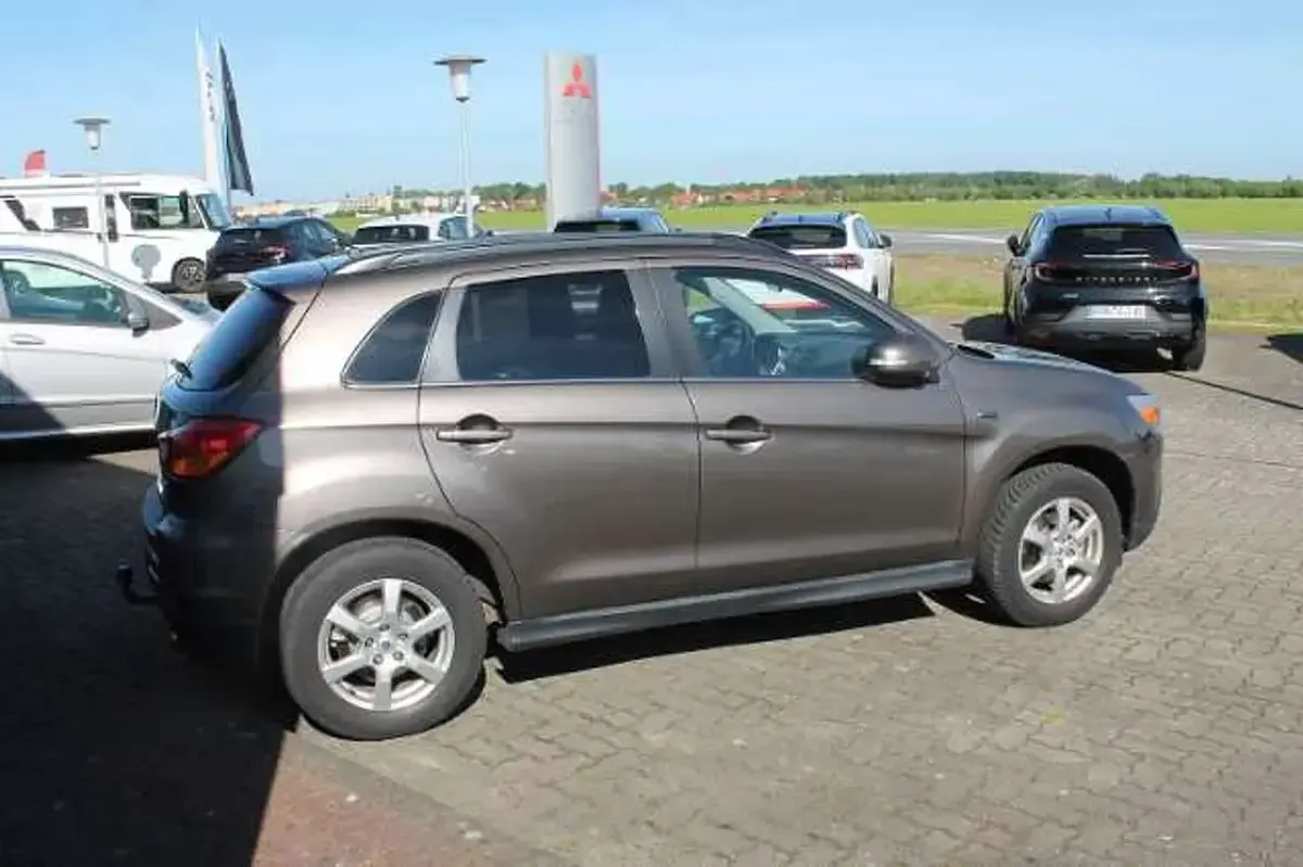 Używany Mitsubishi ASX Intense 150 KM (110 kW) 2011 Brązowy SUV
