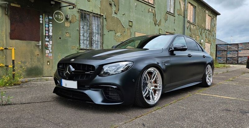 Schwarz Gebraucht 2017 Mercedes E63 AMG Limousine | 80.500 € - Bild 1/4