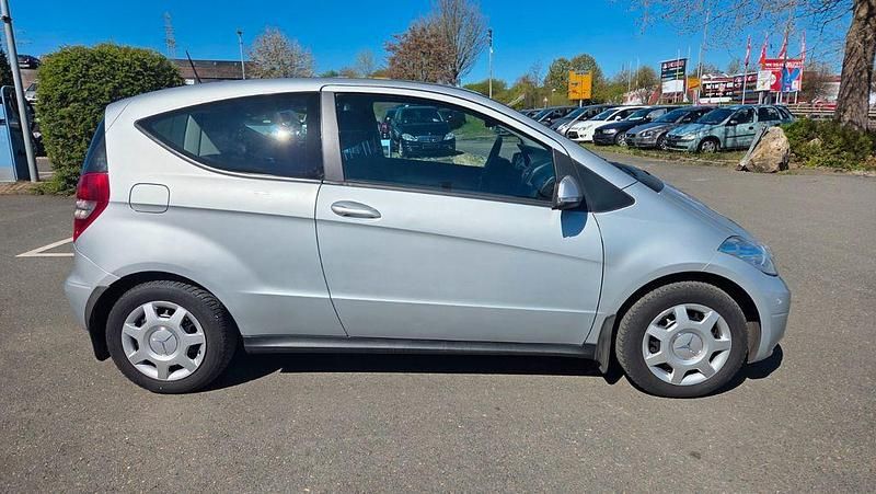 Gebraucht Mercedes A160 95 PS (69 kW) 2010 Silber Limousine