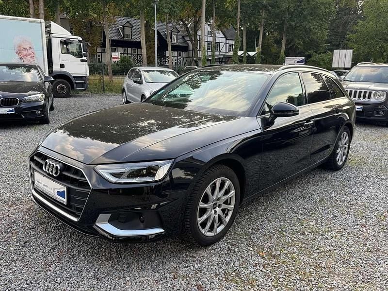 Schwarz Gebraucht 2022 Audi A4 Basis Kombi | 24.490 € (Superpreis) - Bild 1/4