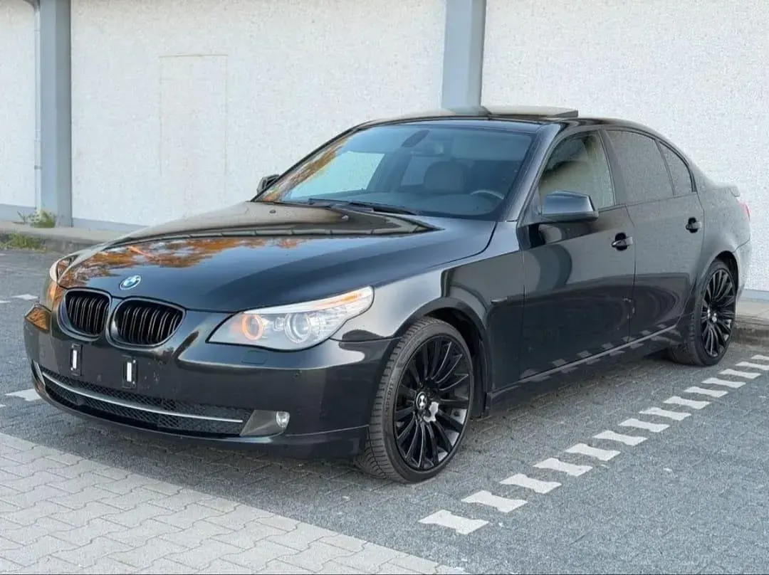 Gebraucht BMW 523 190 PS (139 kW) 2009 Schwarz Limousine