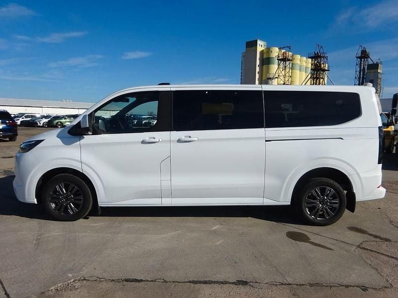 Neu Ford Tourneo Titanium 232 PS (170 kW) 2026 Weiß Van / Kleinbus