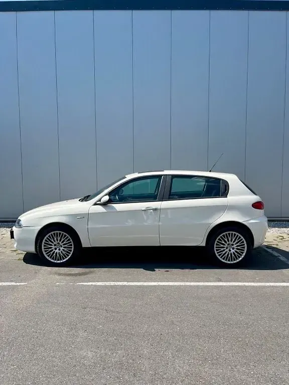Gebraucht Alfa Romeo 147 120 PS (88 kW) 2008 Weiß Kleinwagen
