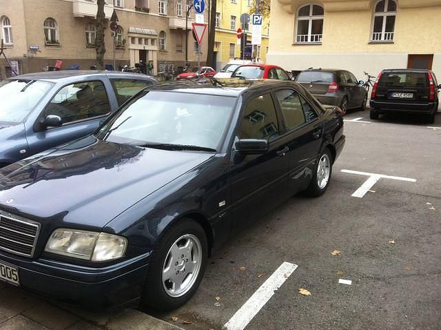 Blau Gebraucht 1997 Mercedes C200 Limousine | 2.400 € (Guter Preis) - Bild 1/4