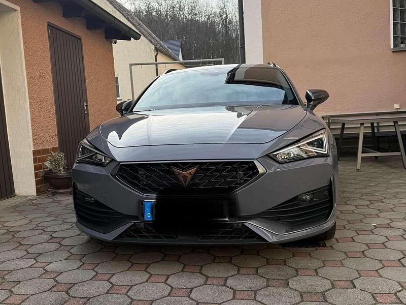 Gebraucht Cupra Leon VZ 245 PS (180 kW) 2022 Grau Kombi