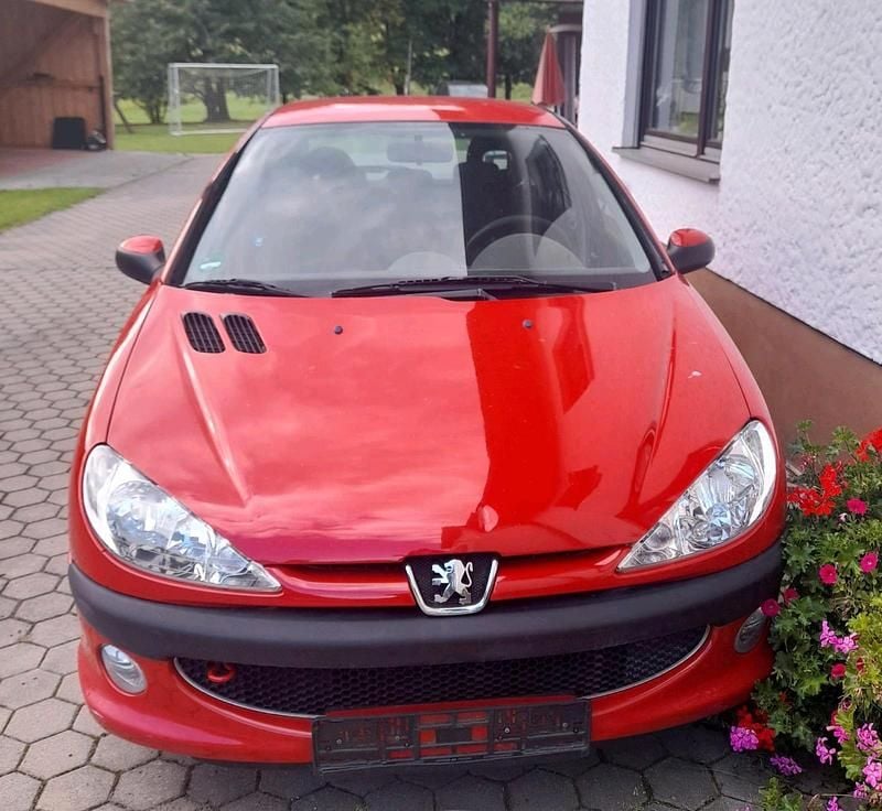 Rot Gebraucht 2009 Peugeot 206 Kleinwagen | 690 € (Superpreis) - Bild 1/4
