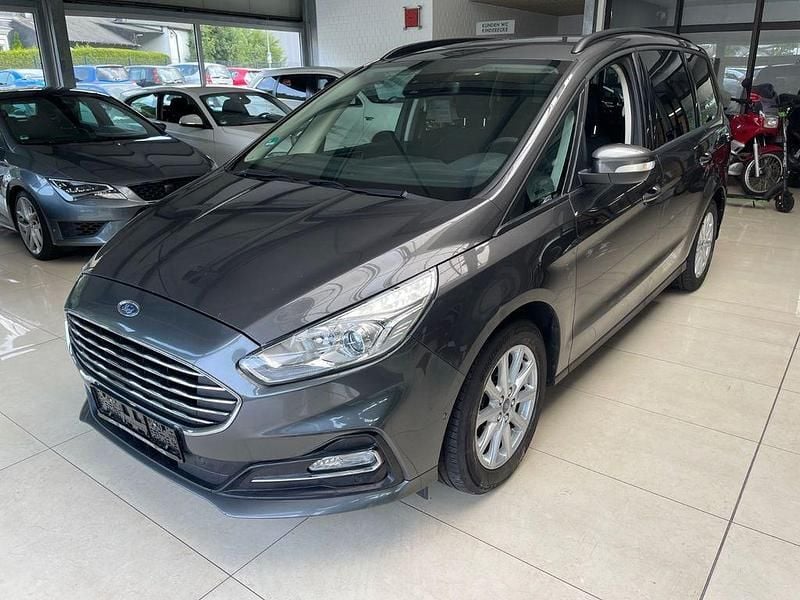 Grau Gebraucht 2021 Ford Galaxy Trend Van / Kleinbus | 14.999 € (Fairer Preis) - Bild 1/4