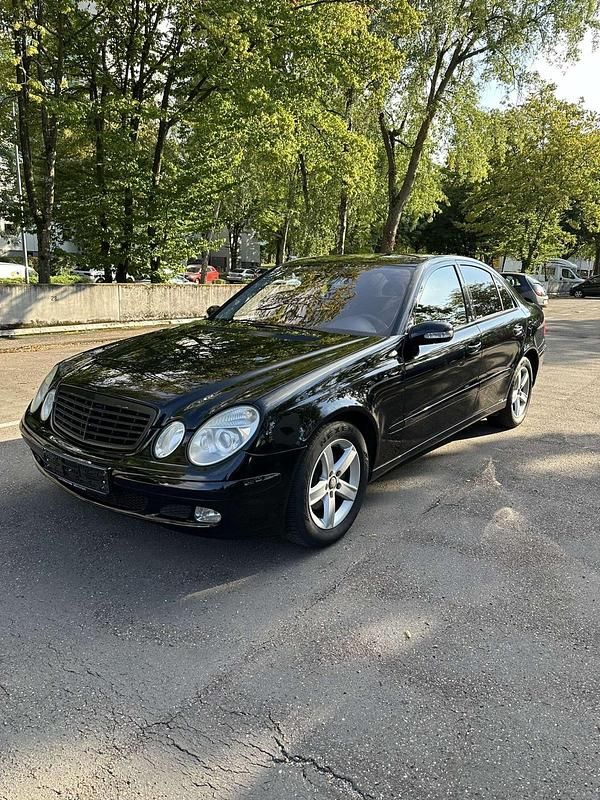 Gebraucht Mercedes E240 177 PS (130 kW) 2003 Schwarz Limousine