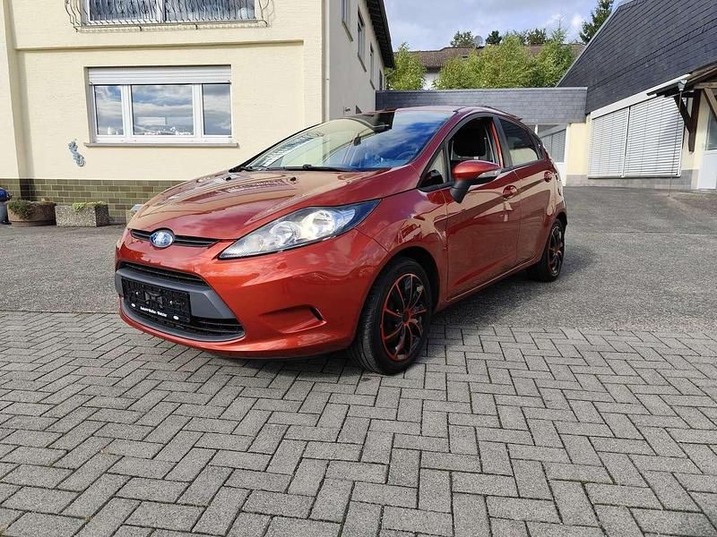Gebraucht Ford Fiesta 60 PS (44 kW) 2009 Rot Limousine