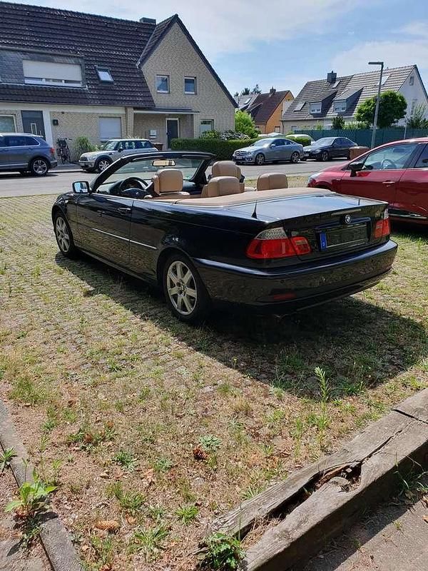Schwarz Gebraucht 2004 BMW 320 Cabriolet Cabrio | 9.500 € (Guter Preis) - Bild 1/4