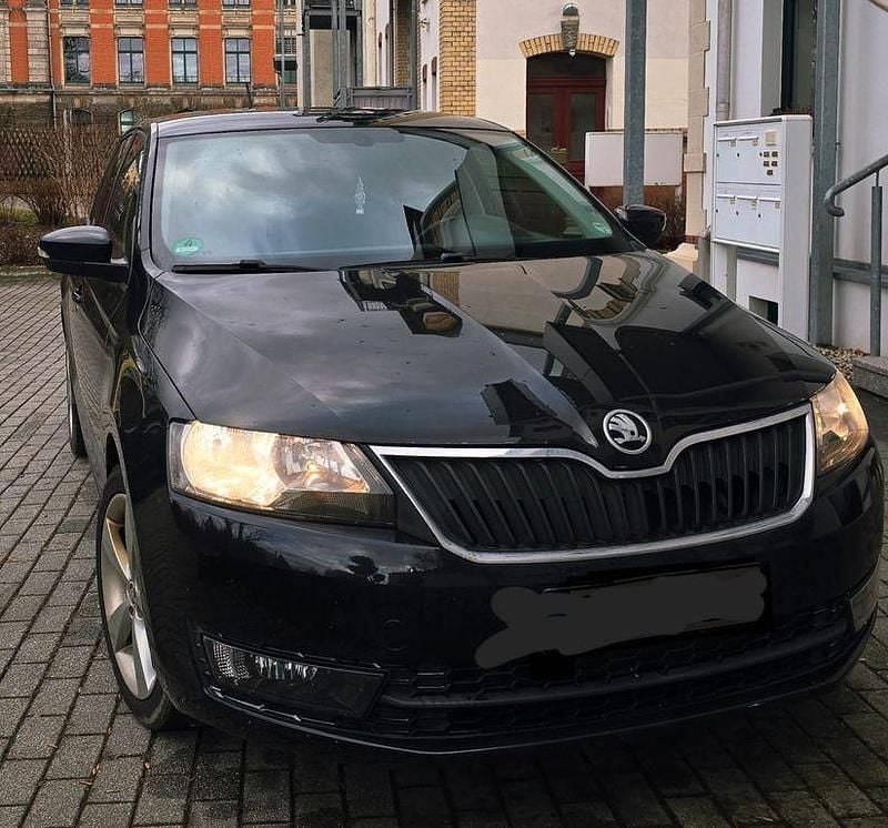Gebraucht Skoda Rapid Active 110 PS (80 kW) 2015 Schwarz Kleinwagen