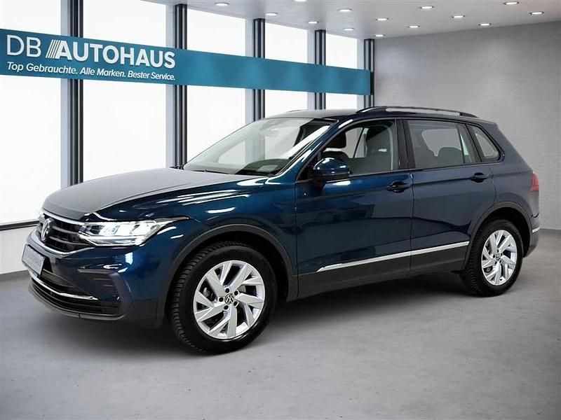 Blau Gebraucht 2023 VW Tiguan Life SUV | 31.840 € (Guter Preis) - Bild 1/4