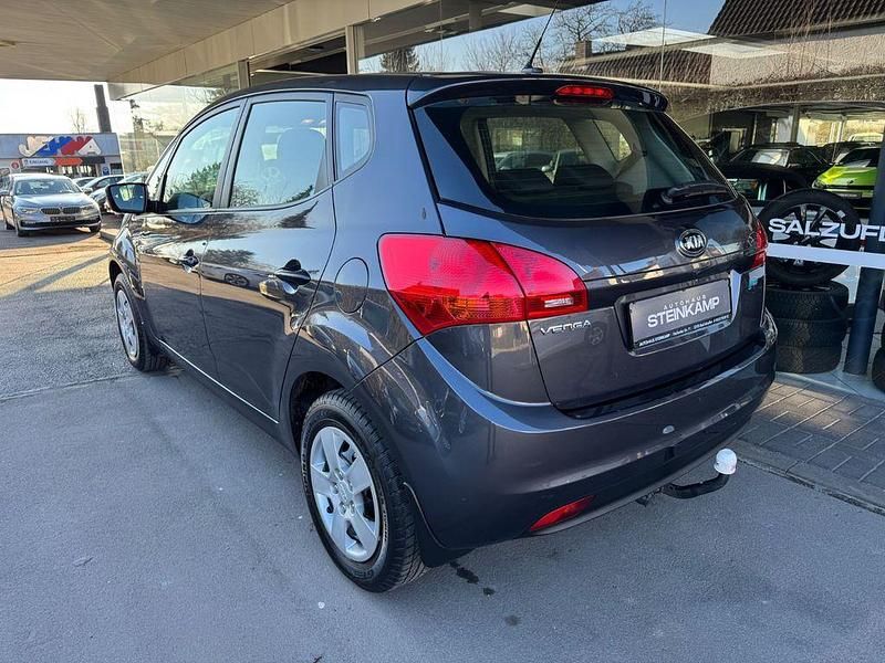 Gebraucht Kia Venga 90 PS (66 kW) 2013 Grau Kleinwagen