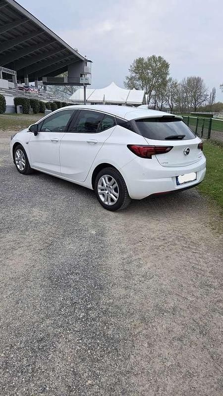 Gebraucht Opel Astra Dynamic 125 PS (91 kW) 2017 Weiß Limousine