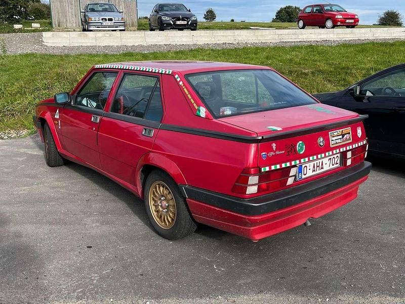 Gebraucht Alfa Romeo 75 110 PS (80 kW) 1992 Rot Limousine