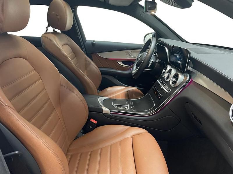 Gebraucht Mercedes GLC300 AMG 245 PS (180 kW) 2023 Cavansitblau metallic Coupé