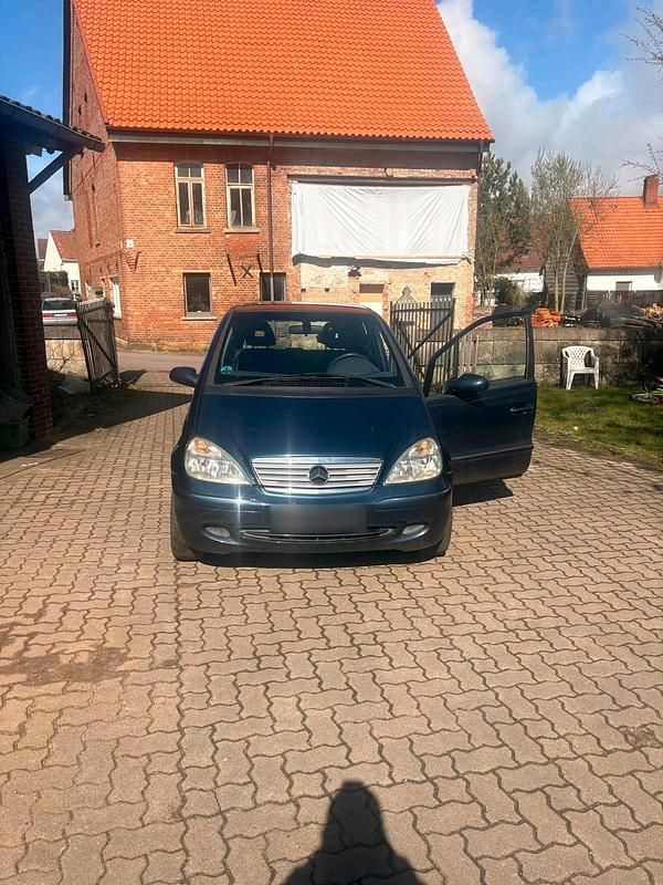 Gebraucht Mercedes A190 125 PS (91 kW) 2001 Blau Kleinwagen