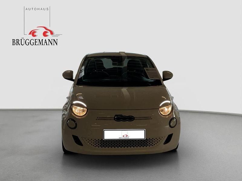 Gebraucht Fiat 500e 69 kW (95 PS) 2023 Weiß Limousine