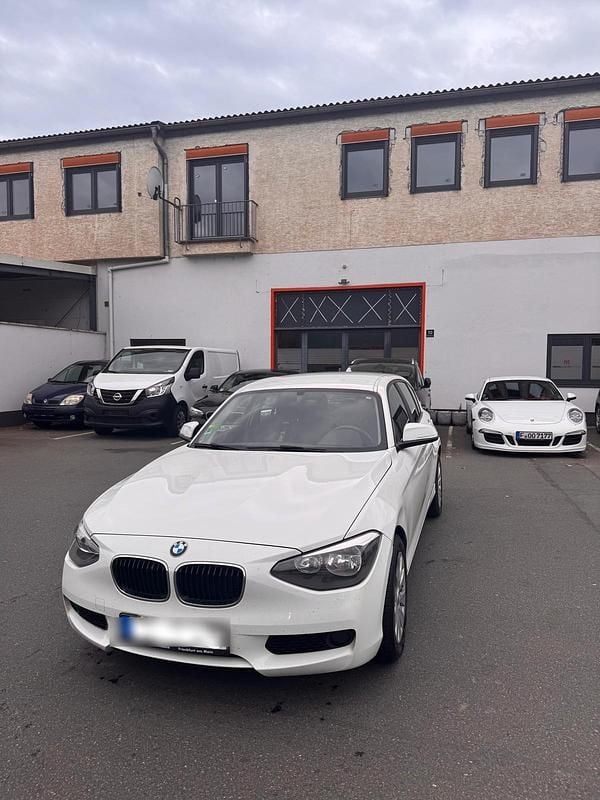 Weiß Gebraucht 2012 BMW 114 Kleinwagen | 5.900 € (Fairer Preis) - Bild 1/4