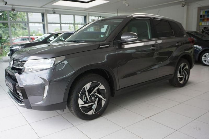 Neu Suzuki Vitara Comfort+ 110 PS (80 kW) 2025 Grau SUV