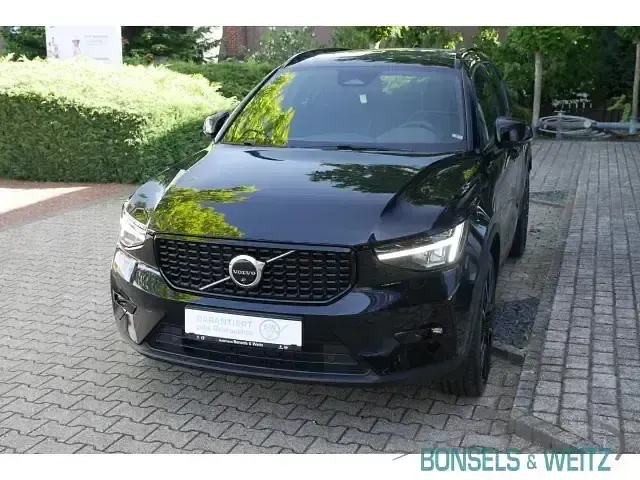 Gebraucht Volvo XC40 Ultimate 197 PS (144 kW) 2023 Schwarz metallic SUV