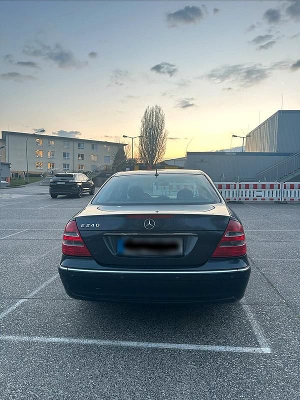 Gebraucht Mercedes E240 177 PS (130 kW) 2004 Schwarz Limousine