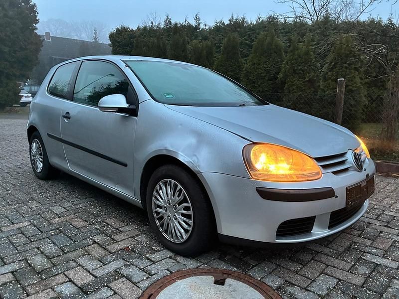 Silber Gebraucht 2004 VW Golf V Kleinwagen | 750 € (Superpreis) - Bild 1/4