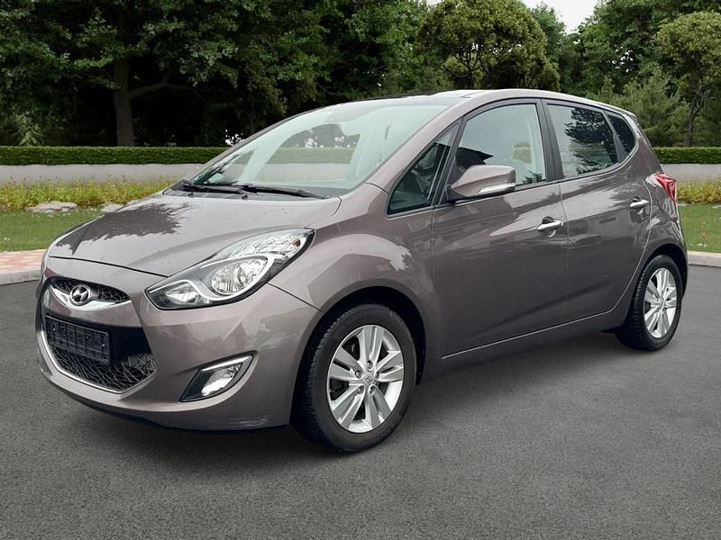 Braun Gebraucht 2014 Hyundai ix20 Kleinwagen | 7.500 € (Fairer Preis) - Bild 1/4