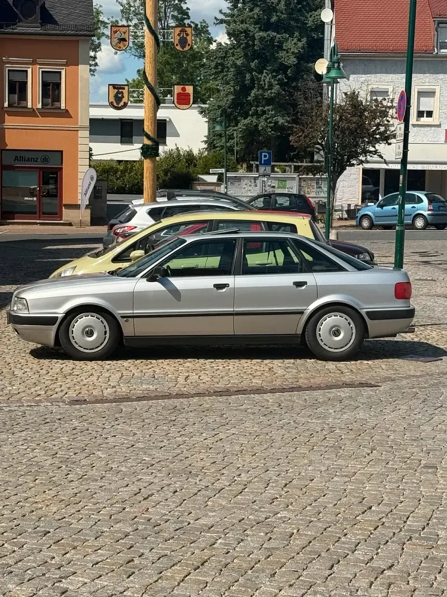 Gebraucht Audi 80 90 PS (66 kW) 1992 Silber Limousine
