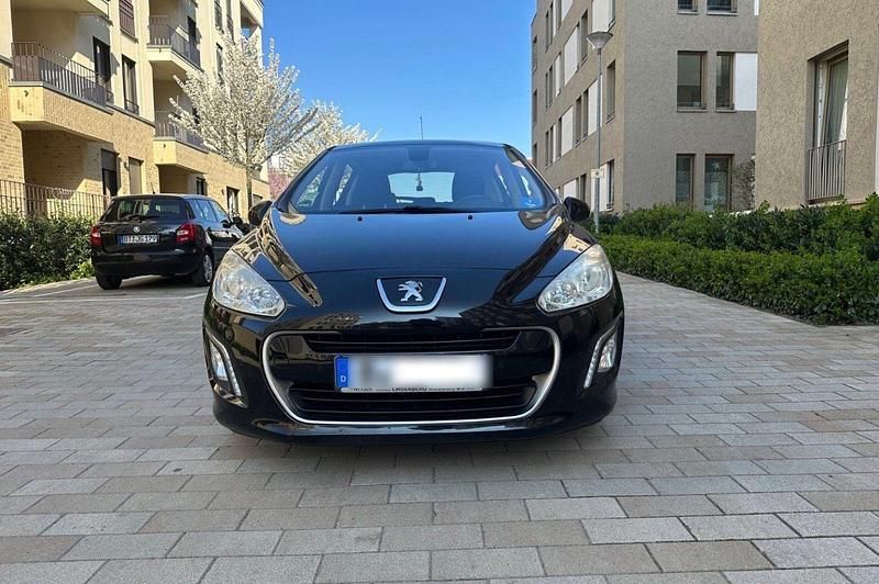 Schwarz Gebraucht 2012 Peugeot 308 Allure Limousine | 5.000 € (Fairer Preis) - Bild 1/4