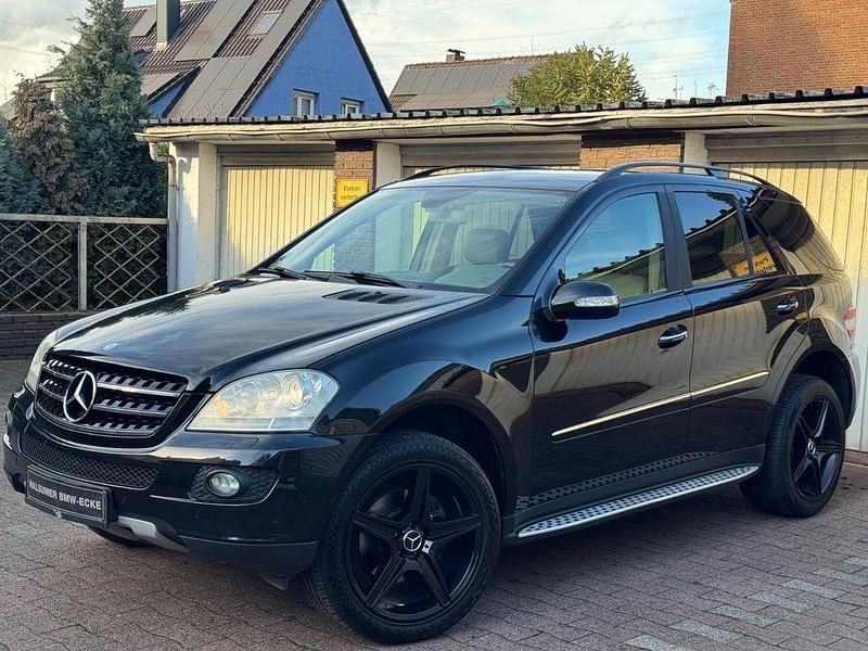 Schwarz Gebraucht 2007 Mercedes ML320 SUV | 9.999 € (Etwas zu teuer) - Bild 1/4