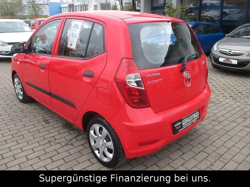 Gebraucht Hyundai i10 Edition 69 PS (50 kW) 2012 Rot Kleinwagen