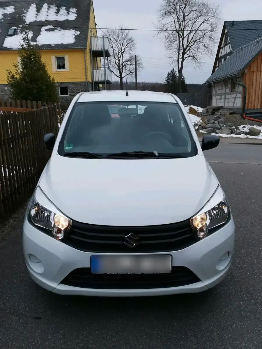 Gebraucht Suzuki Celerio 67 PS (49 kW) 2016 Weiß Kleinwagen