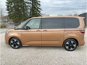 Neu VW Multivan Life 150 PS (110 kW) 2026 Bronze (copper bronze) Van