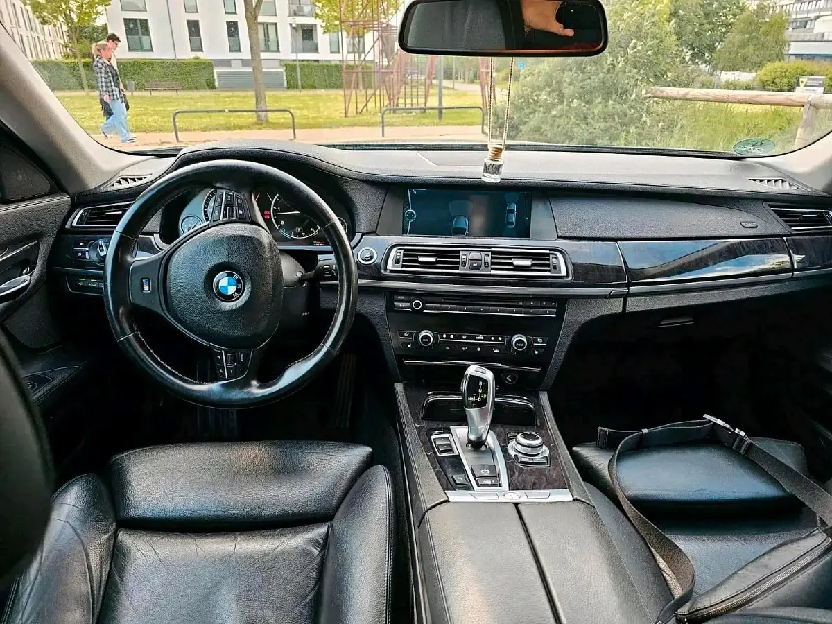 Gebraucht BMW 730 245 PS (180 kW) 2010 Braun Limousine
