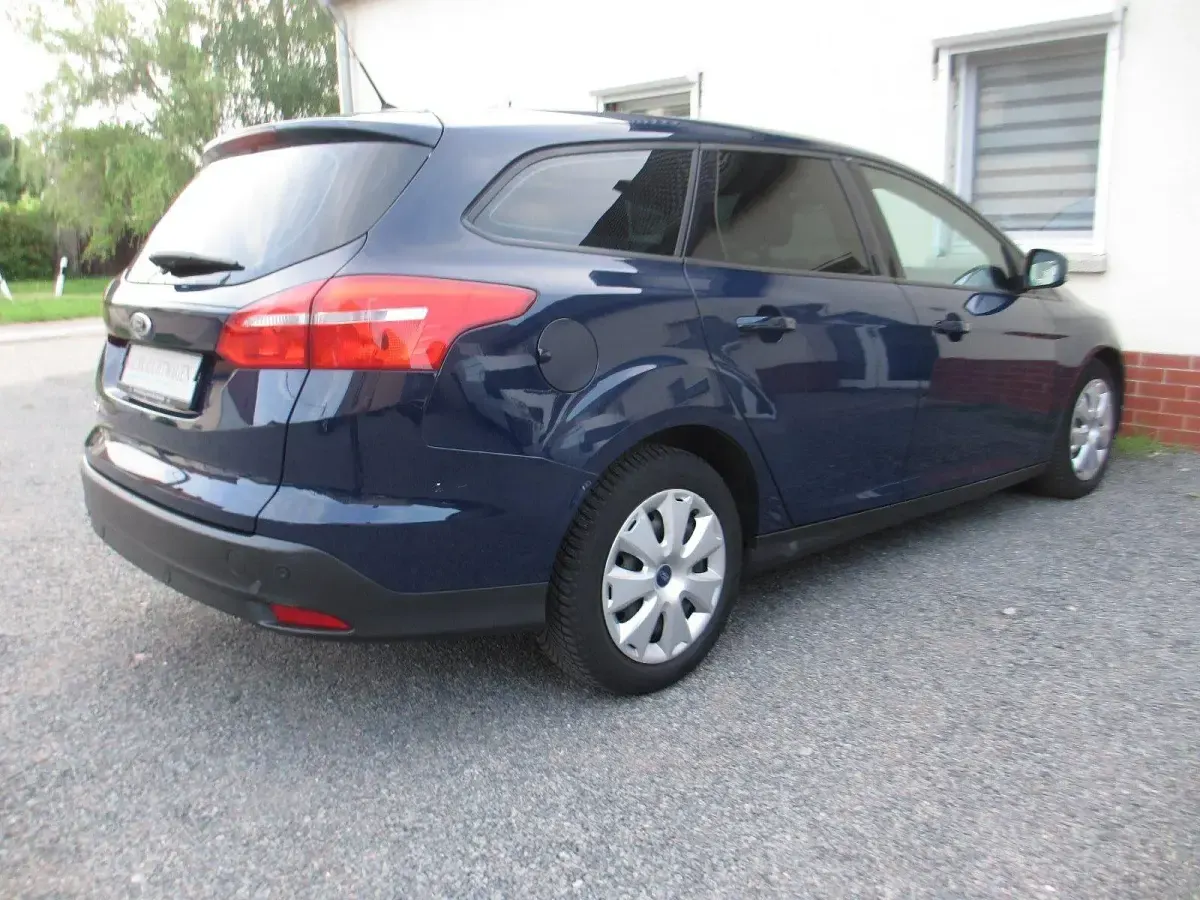 Gebraucht Ford Focus 116 PS (85 kW) 2012 Silber Kombi