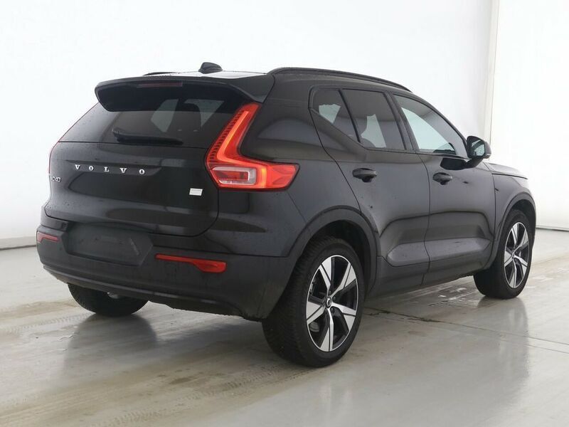 Gebraucht Volvo XC40 Plus 169 kW (231 PS) 2022 Onyx black metallic (schwarz) SUV