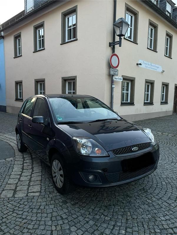Gebraucht Ford Fiesta 82 PS (60 kW) 2008 Kleinwagen