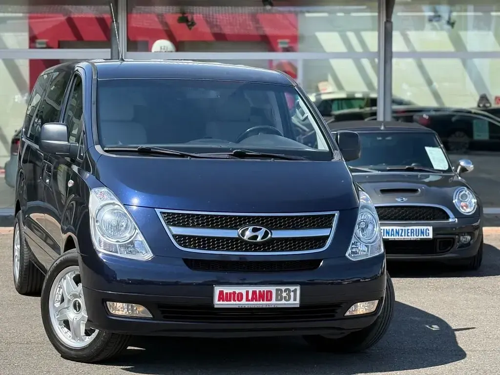 Gebraucht Hyundai H-1 170 PS (125 kW) 2009 Blau Van / Kleinbus