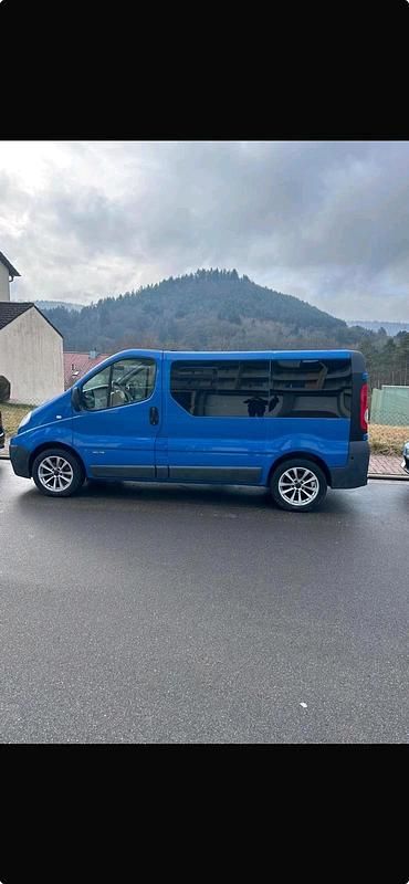 Gebraucht Renault Trafic 114 PS (83 kW) 2007 Blau Van / Kleinbus