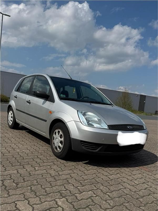 Silber Gebraucht 2003 Ford Fiesta Kleinwagen | 1.600 € - Bild 1/4