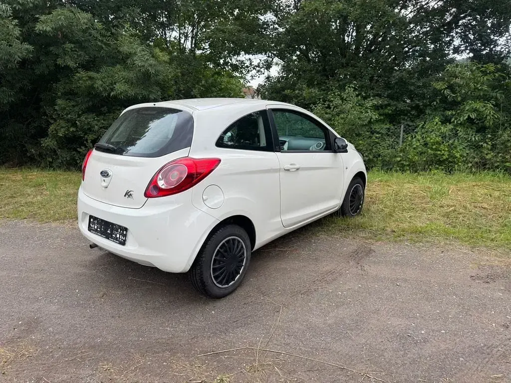 Gebraucht Ford Ka Trend 69 PS (50 kW) 2009 Weiß Kleinwagen