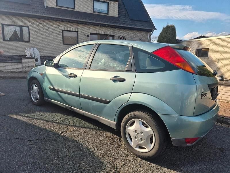 Gebraucht Ford Focus 101 PS (74 kW) 2000 Grün Kleinwagen