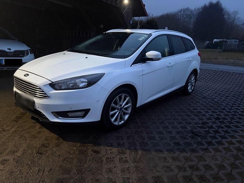 Gebraucht Ford Focus Titanium 120 PS (88 kW) 2015 Weiß Kombi