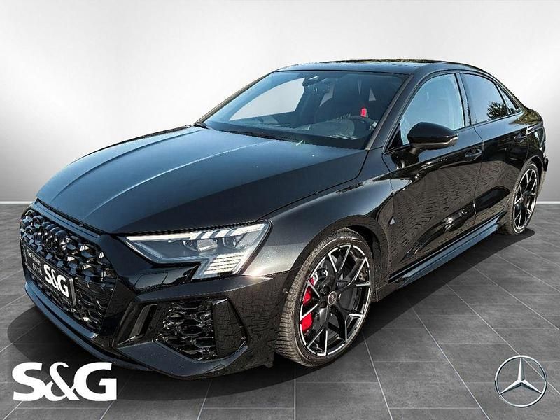 Mythosschwarz metallic Gebraucht 2023 Audi RS3 Comfort Kleinwagen | 56.477 € (Guter Preis) - Bild 1/4
