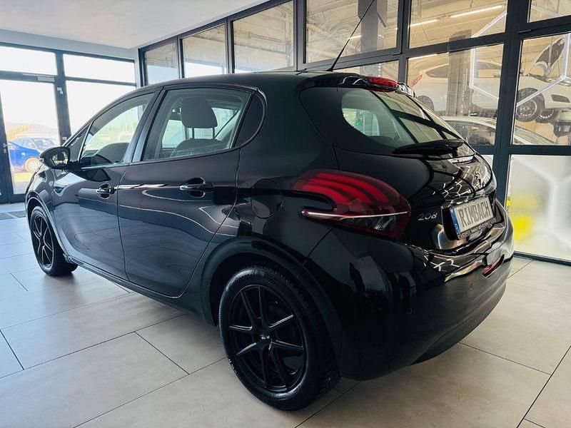 Gebraucht Peugeot 208 Active 82 PS (60 kW) 2017 Schwarz Kleinwagen